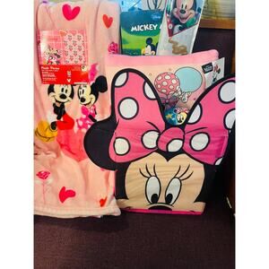 Minnie Mouse adorable Easter gift basket  50 x 70 Mickey and Minnie mouse throw